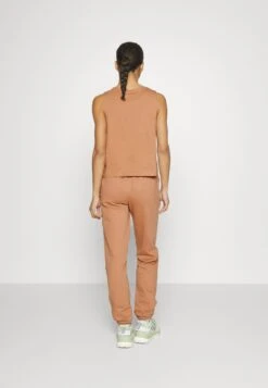 Roxy Essential Energy Tank - Top - Mocha Mousse -Roxy Verkoopwinkel 2837d1ce44074e3f98ff94e9b9db9d55