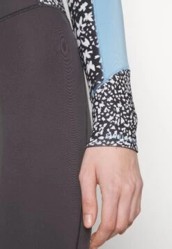 Roxy Swell Series- Badpak - Jet/Boy Blue 17 Roxy Swell Series- Badpak - Jet/Boy Blue -Roxy Verkoopwinkel 478e1952a8e645a096de37b6ce981e92