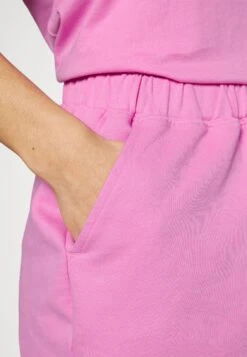 Roxy Essential Energy Short - Korte Broeken - Cyclamen -Roxy Verkoopwinkel 8acca10978fe4c7b85af92be5d0debd4