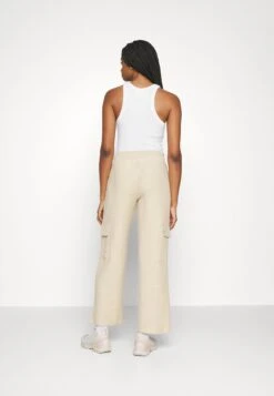 Roxy Off The Hook Pant - Cargobroek - Tapioca 12 Roxy Off The Hook Pant - Cargobroek - Tapioca -Roxy Verkoopwinkel a1fbda0667f641739234a219370da519